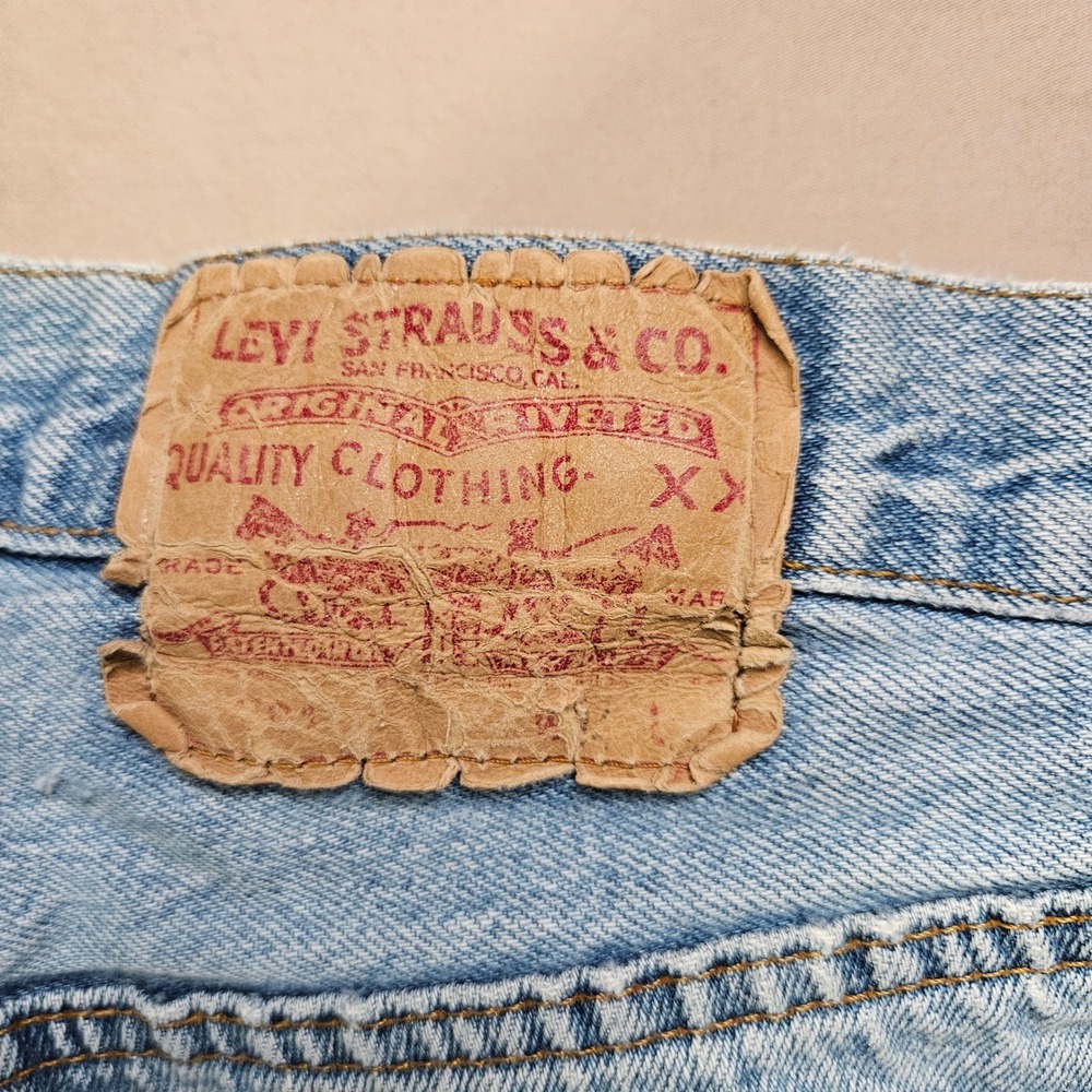 Vintage Levi Strauss 501 Distressed Button Fly‎ Wash Denim Jeans 34x32 90s USA - Picture 6 of 12